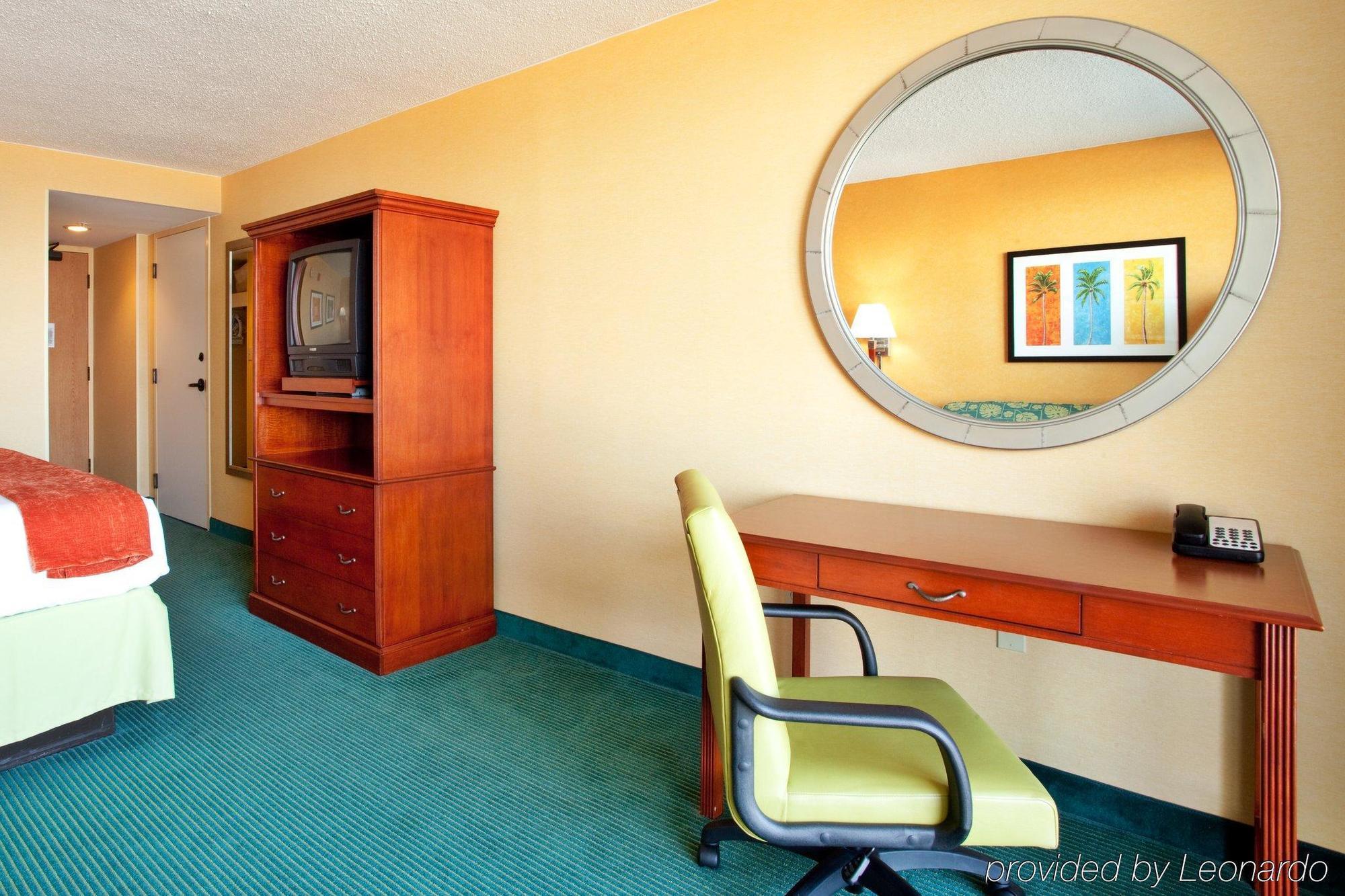 Holiday Inn Express Hotel & Suites Virginia Beach Oceanfront, An Ihg Hotel Habitación foto